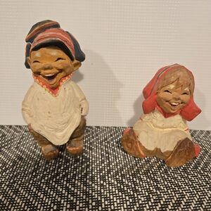Charming Handcrafted Figurine Set - Multicolor